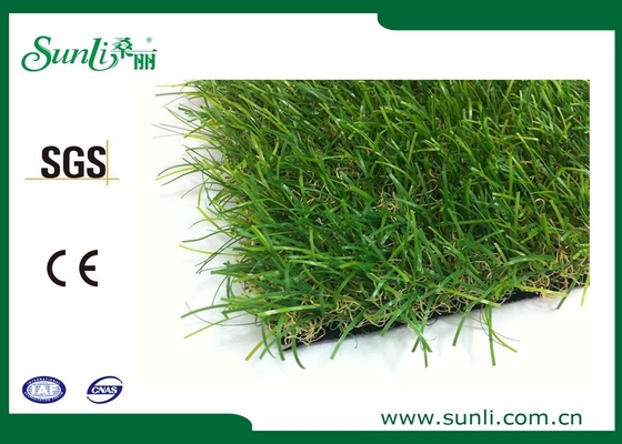 Tapis facile d'herbe de faux d'installation d'herbe extérieure artificielle verte
