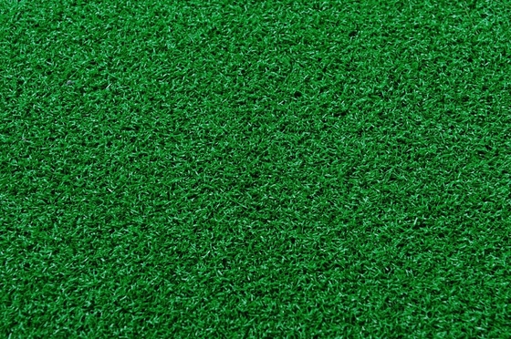 Pelouse artificielle d'herbe de golf résistant UV, gazon artificiel du paysage 4000Dtex qui respecte l'environnement